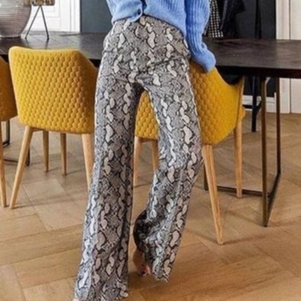 NEW H&M gray snake print flare wide leg pants size 4